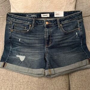 NWT NEW Sonoma stretch jean shorts, size 16